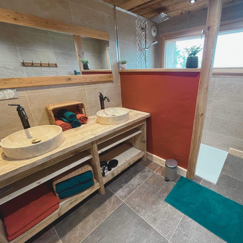 Salle de bain - 2 vasques - serviette de bain