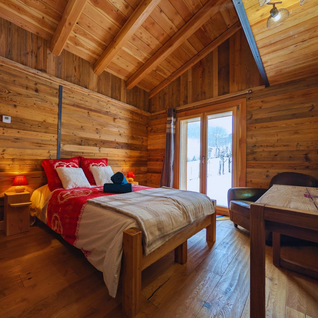 chambre 1 vue côté porte d'entrée