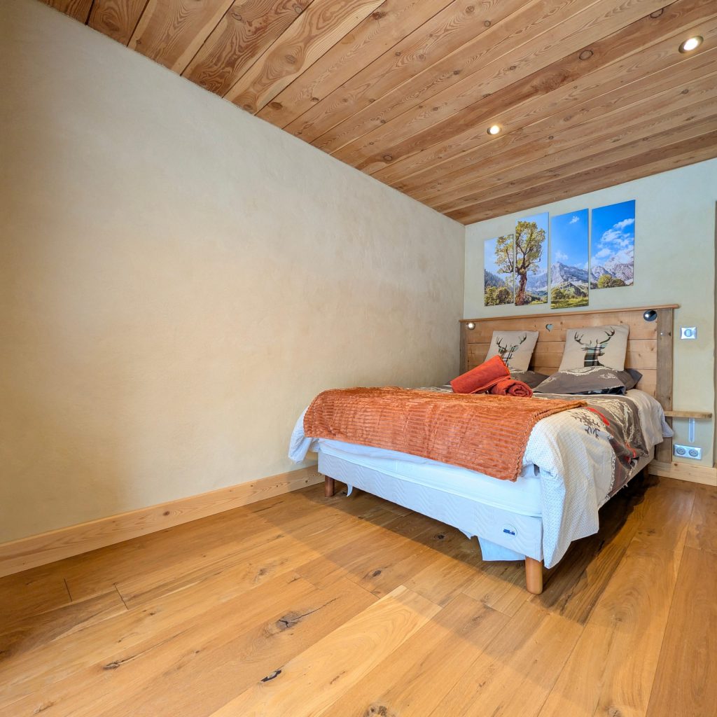 chambre 2 vue du côté de la fenêtre